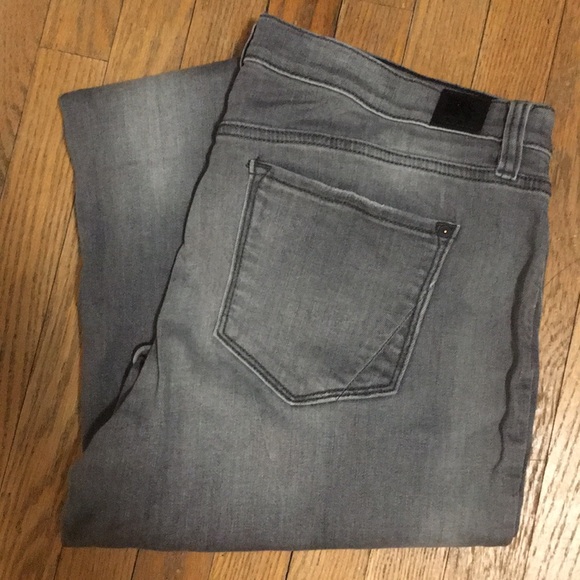 DKNY Gray Soho Skinny Jeans - Picture 1 of 8